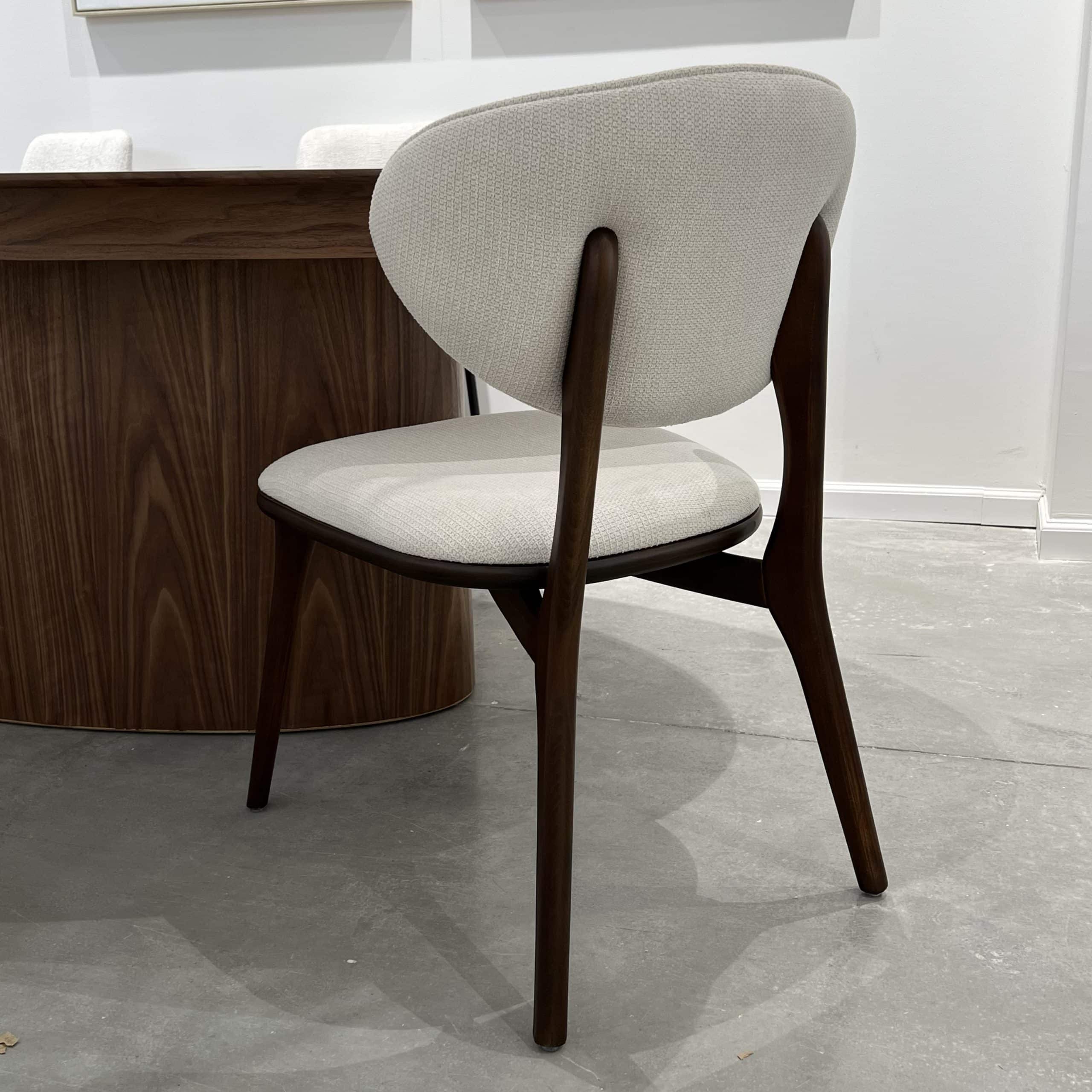 כסא יוקרתי דגם גנטל בעיצוב אישי כסא יוקרתי דגם גנטל בעיצוב אישי