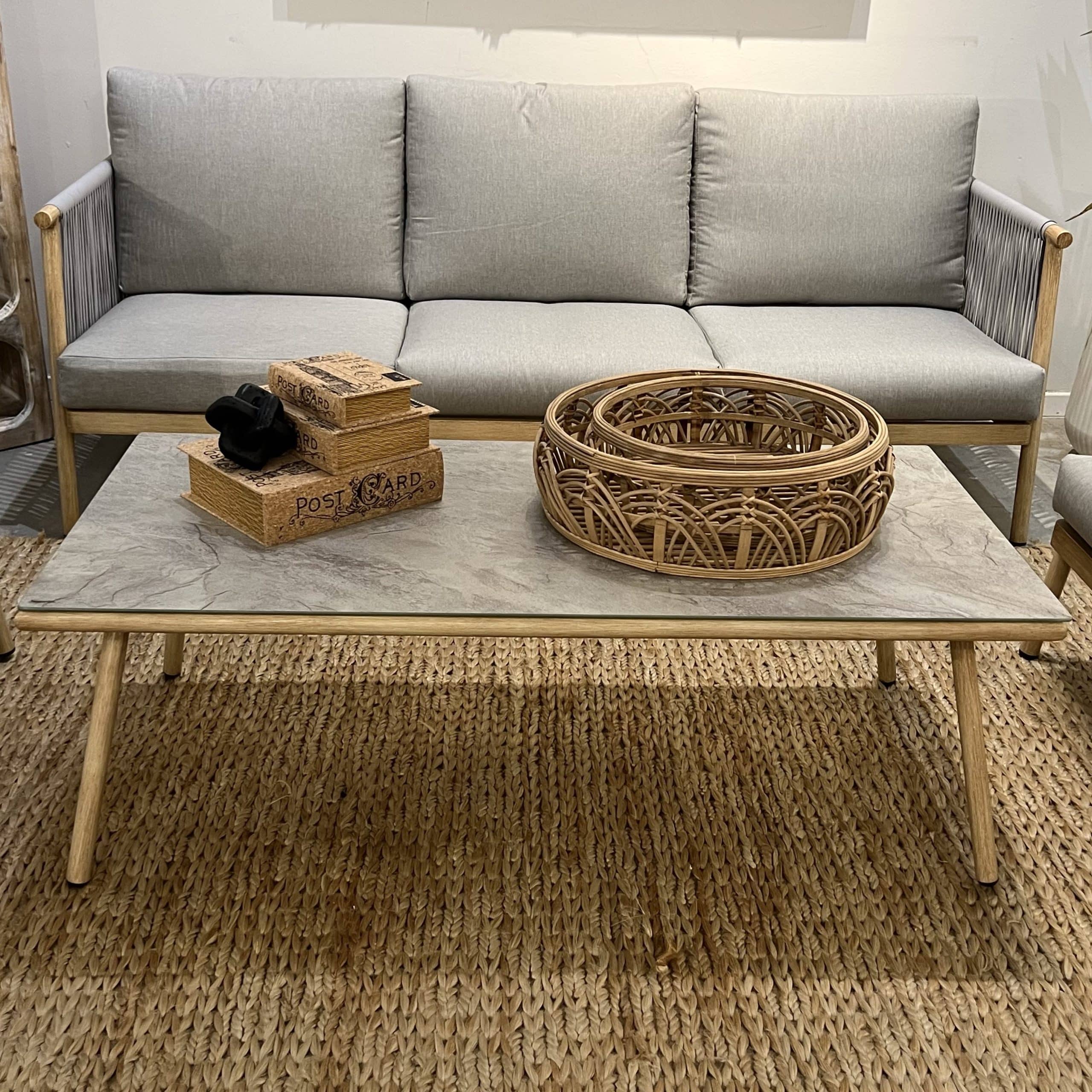 מערכת ישיבה חוץ מסגרת עץ בד אפור בהיר דגם טוסקנה מערכת ישיבה חוץ מסגרת עץ בד אפור בהיר דגם טוסקנה