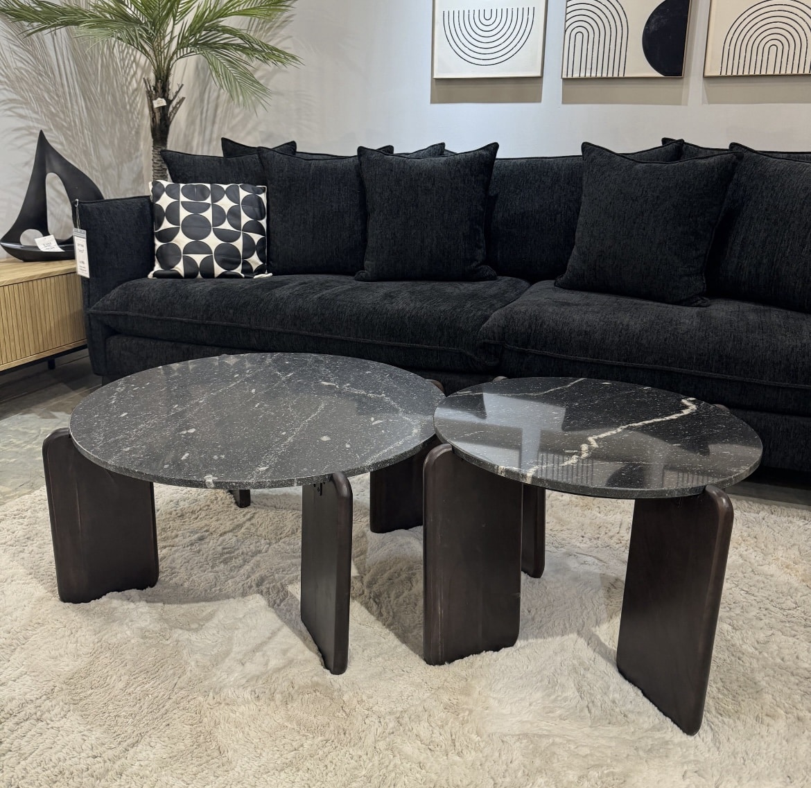 שולחנות סלון דגם פאבריציו שיש שחור רגליים עץ כהה דגם ראבי שולחנות סלון דגם פאבריציו שיש שחור רגליים עץ כהה דגם ראבי