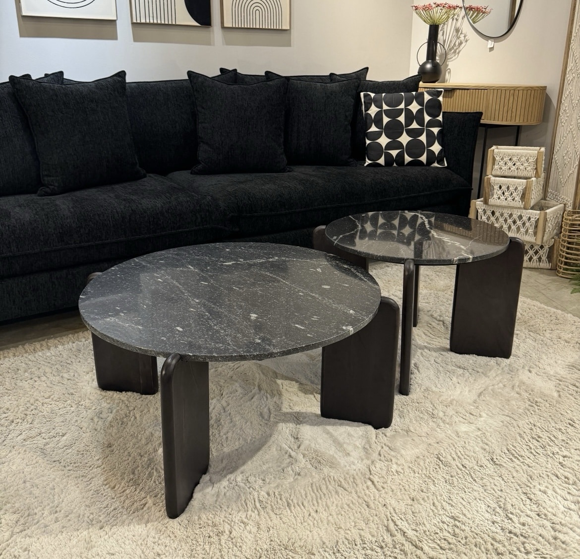 שולחנות סלון דגם פאבריציו שיש שחור רגליים עץ כהה דגם ראבי שולחנות סלון דגם פאבריציו שיש שחור רגליים עץ כהה דגם ראבי