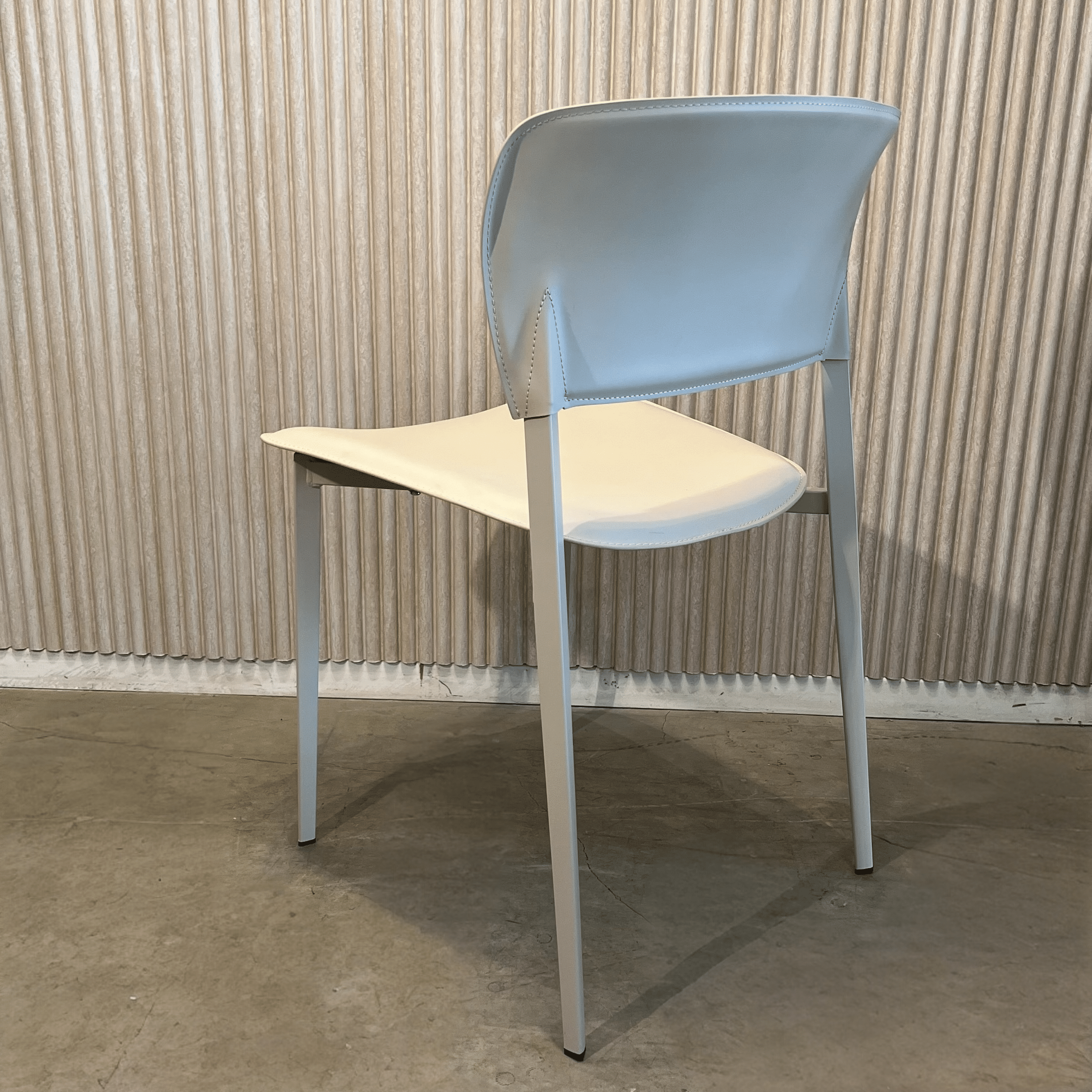 כיסא מעוצב דגם לורן דמוי עור אבן