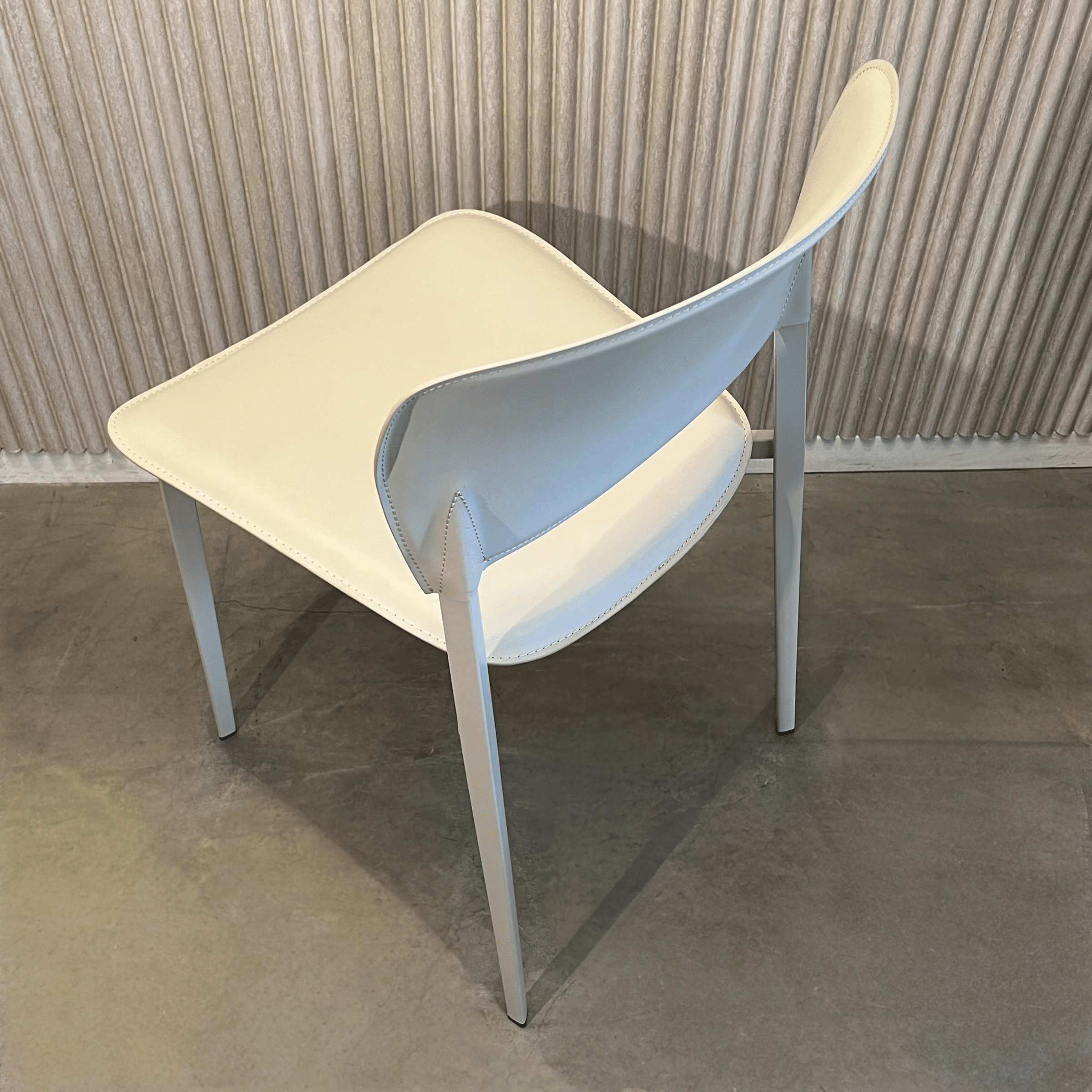 כיסא מעוצב דגם לורן דמוי עור אבן