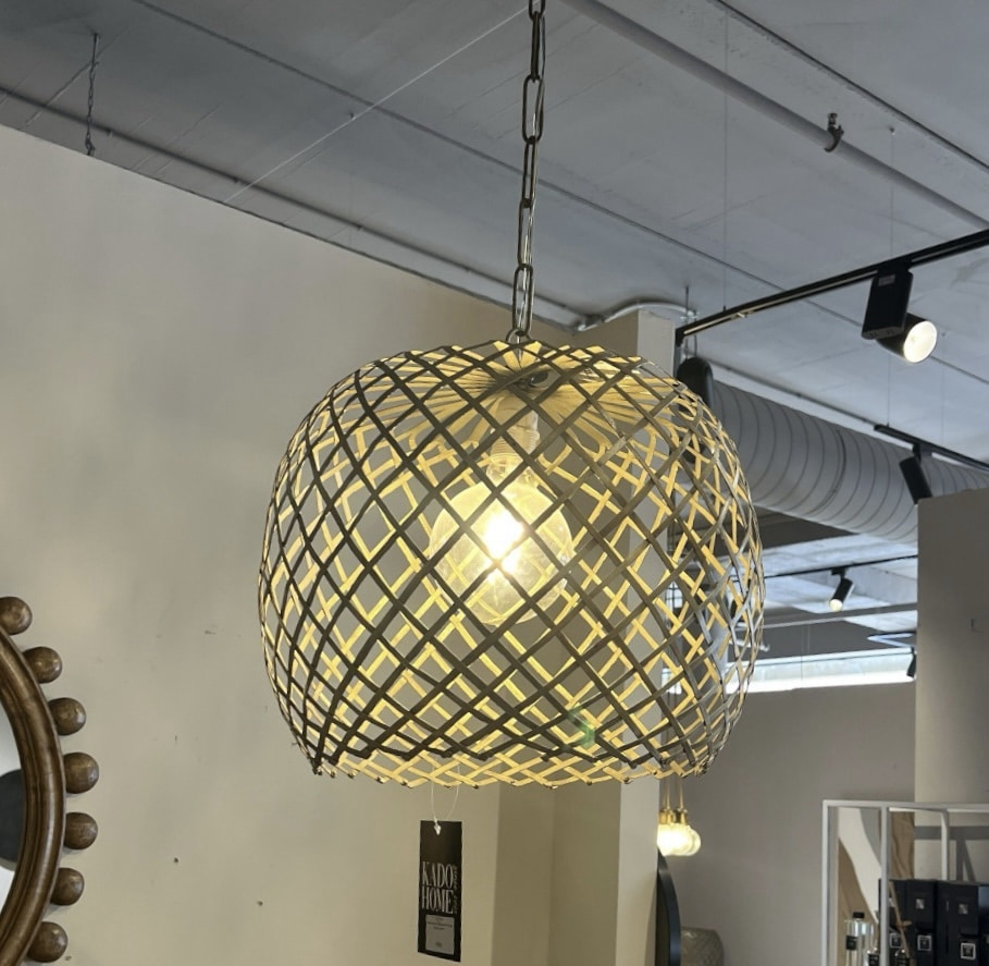 מנורה תליה מעוצבת זהב דגם אמבסדור מנורה תליה מעוצבת זהב דגם אמבסדור