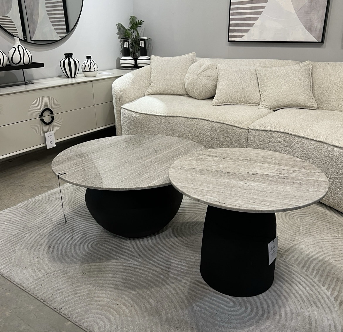 סט שולחנות סלון סופיה שיש בז בסיס שחור דגם ראבי סט שולחנות סלון סופיה שיש בז בסיס שחור דגם ראבי