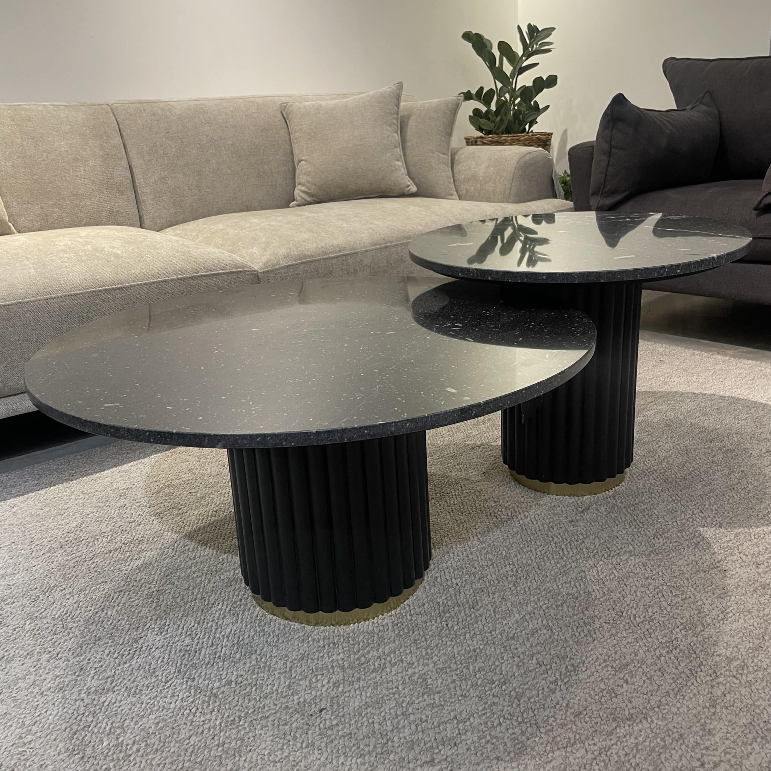 שולחן סלון פנסי שיש בסיס עץ כהה פס זהב דגם ראבי שולחן סלון פנסי שיש בסיס עץ כהה פס זהב דגם ראבי