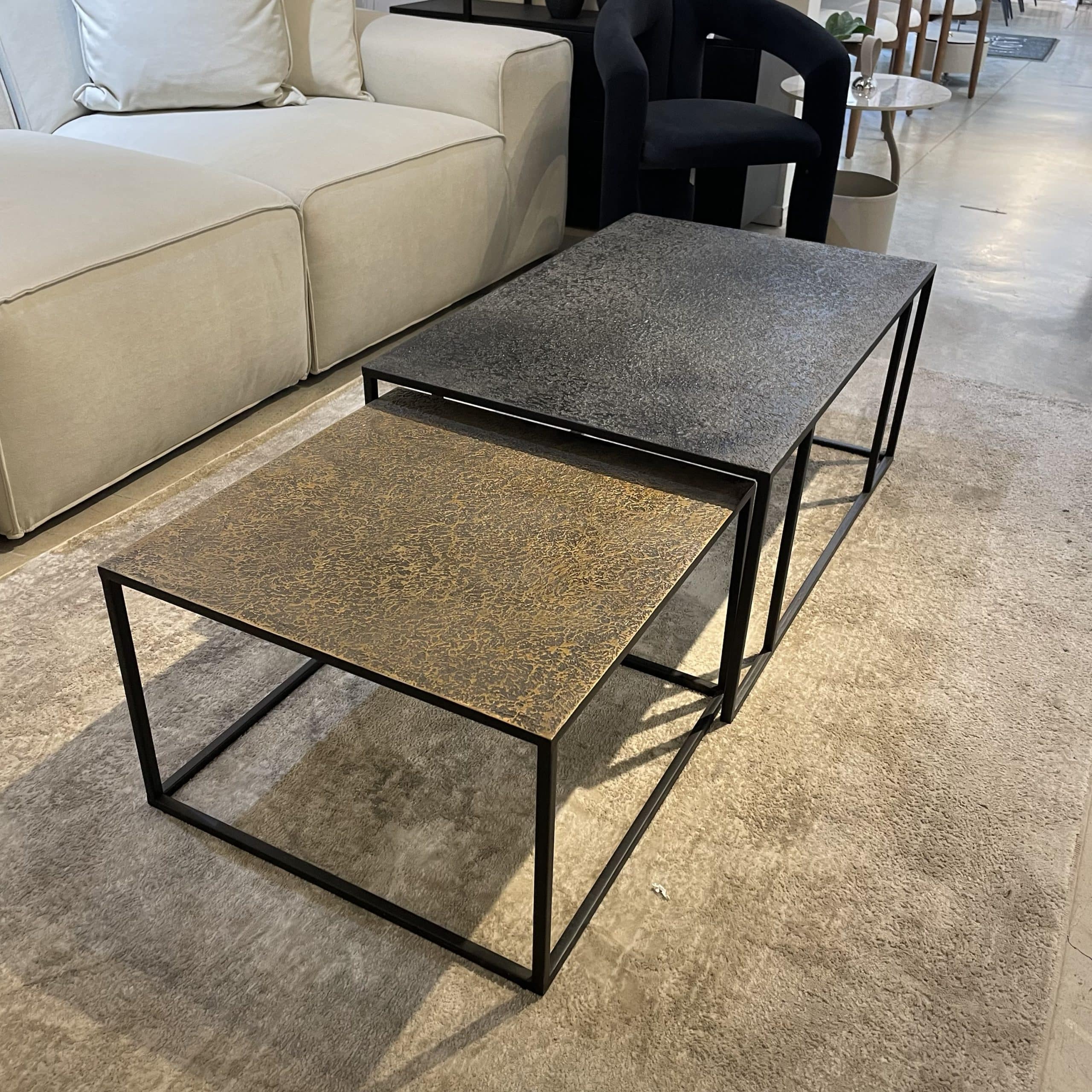 סט שולחנות סלון מלבני בטון שחור בטון נחושת דגם רוני- אחרונים מתצוגה! סט שולחנות סלון מלבני בטון שחור בטון נחושת דגם רוני- אחרונים מתצוגה!