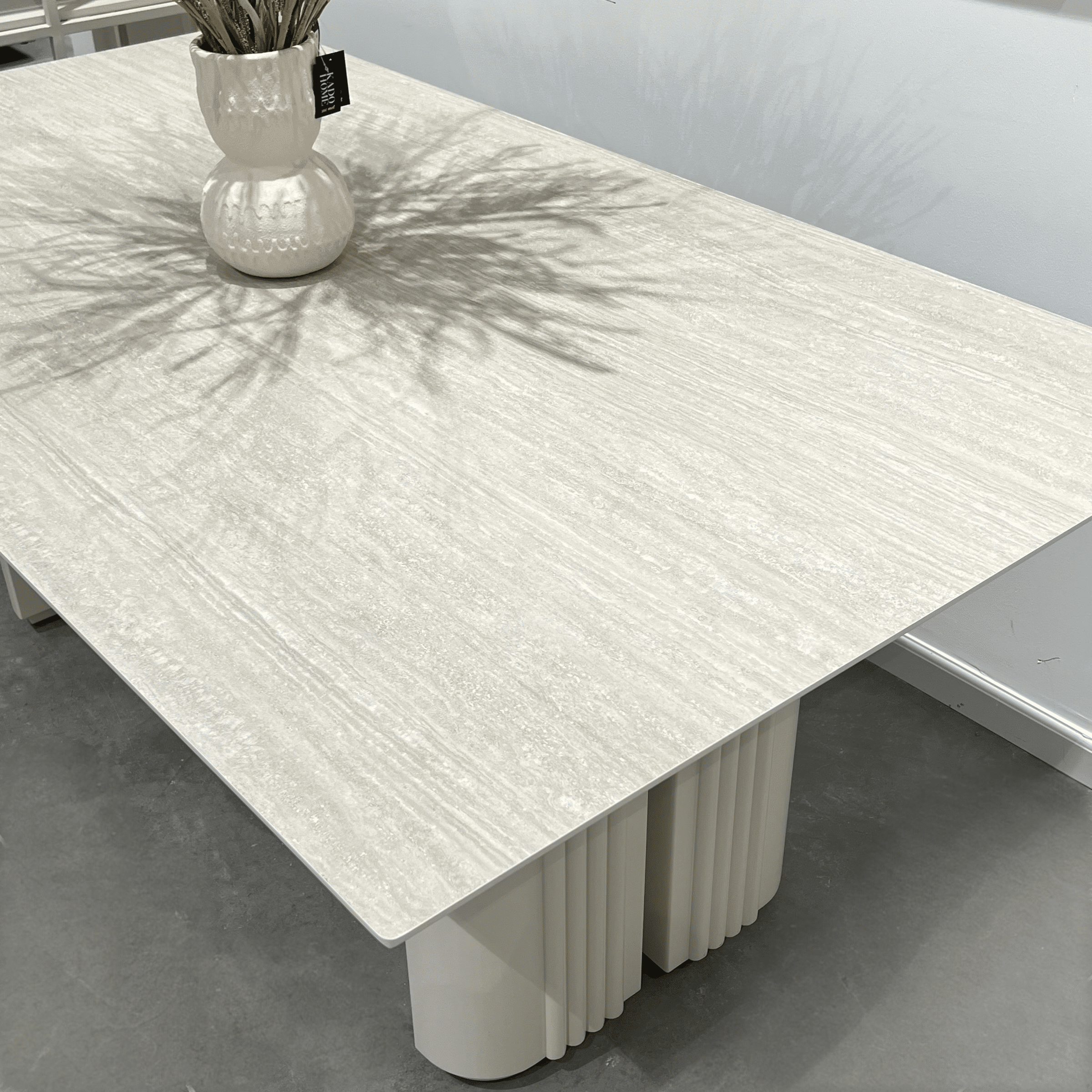 שולחן אוכל מעוצב דגם ליסבון בהתאמה אישית שולחן אוכל מעוצב דגם ליסבון בהתאמה אישית