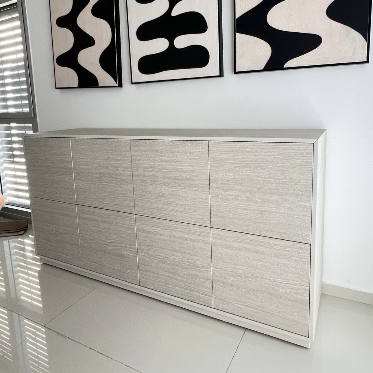 קומודה יוקרתית דגם ליני בעיצוב אישי