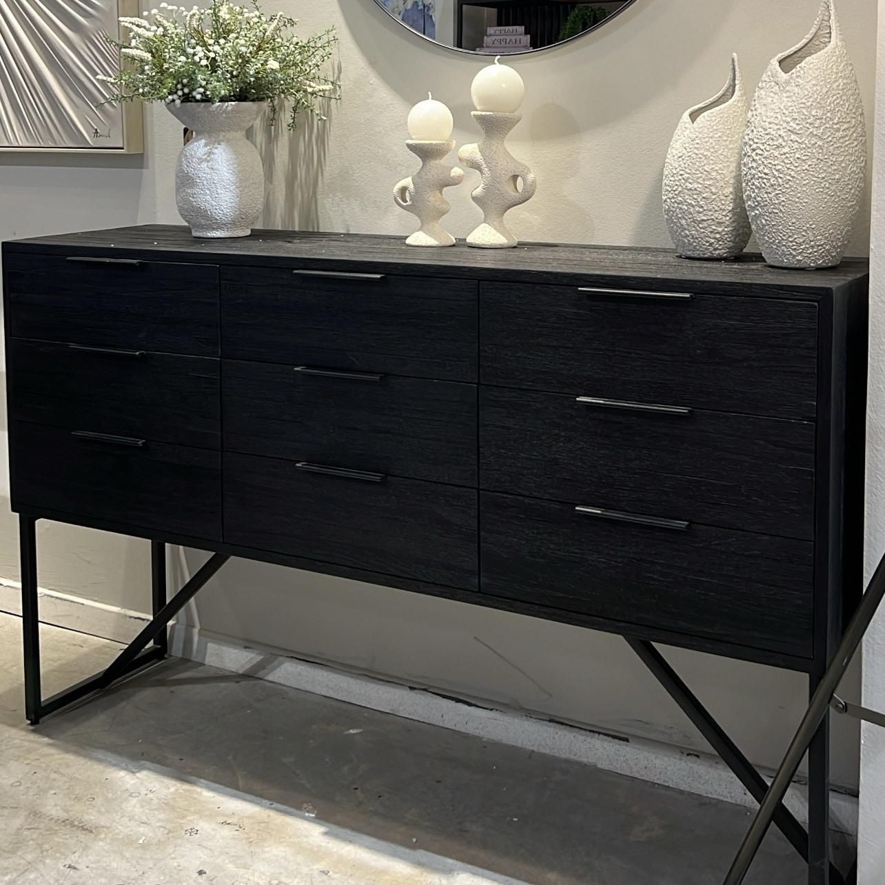 קונסולה 9 מגירות שחור בשילוב ברזל שחור - חיסול! קונסולה 9 מגירות שחור בשילוב ברזל שחור - חיסול!