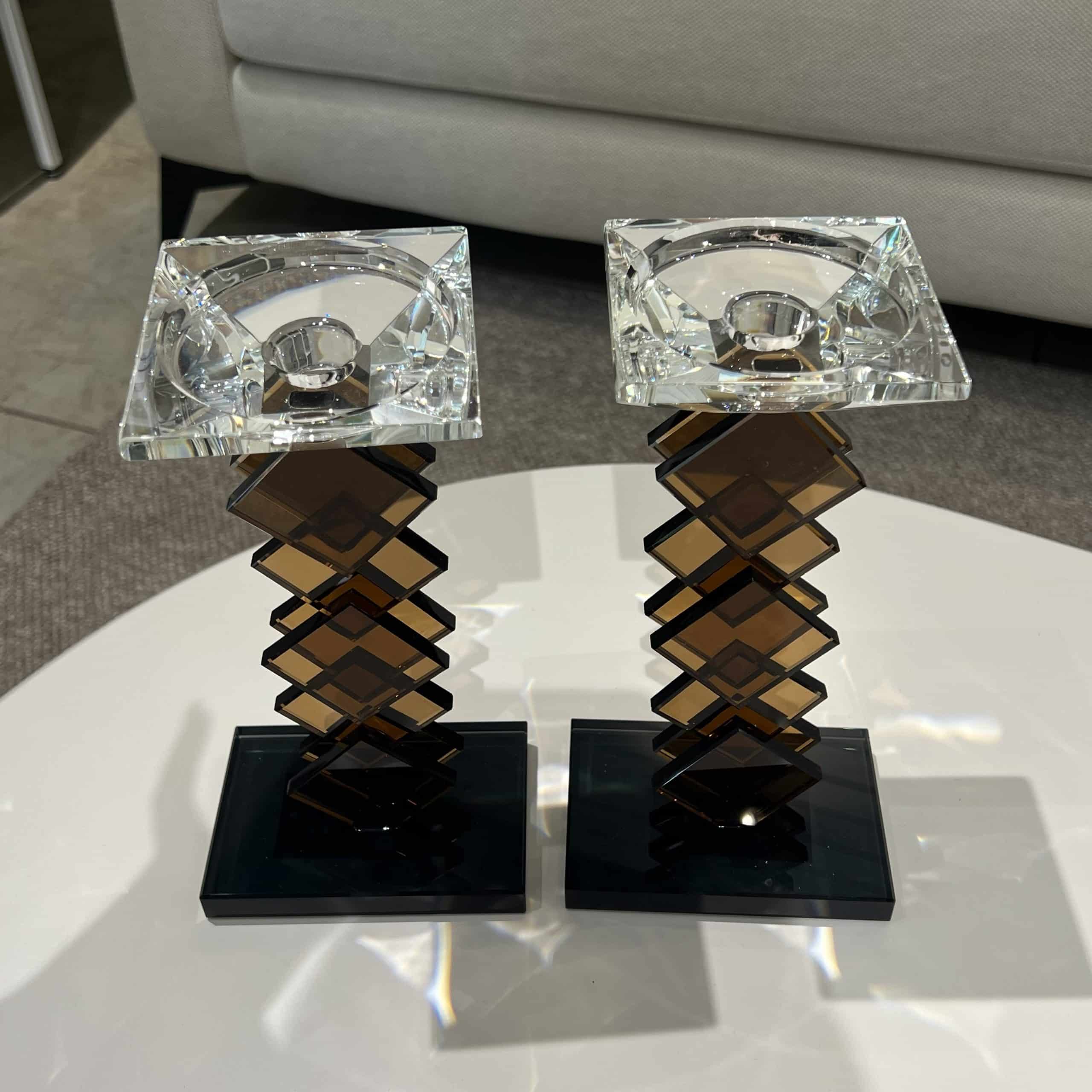 פמוט מעויינים מעוצב אקרילי דגם איקו פמוט מעויינים מעוצב אקרילי דגם איקו