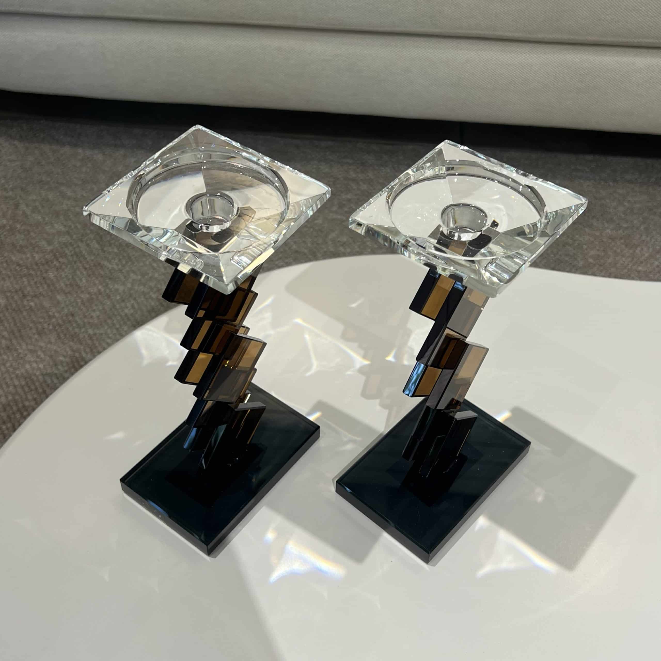 פמוט מעויינים מעוצב אקרילי דגם איקו פמוט מעויינים מעוצב אקרילי דגם איקו