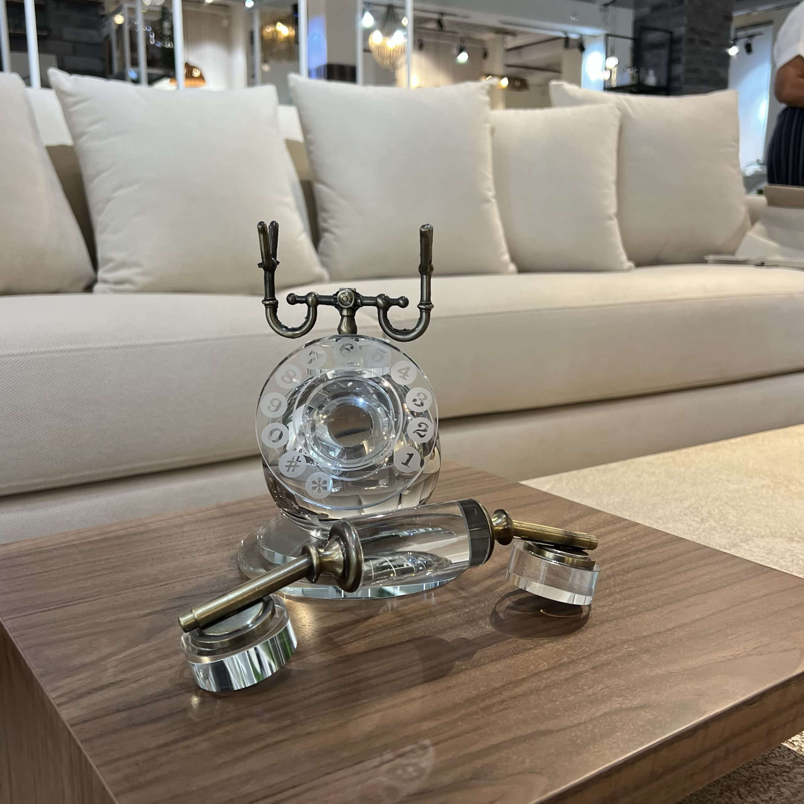 פסל טלפון יוקרתי ישן ניקל לבן דגם איקו פסל טלפון יוקרתי ישן ניקל לבן דגם איקו