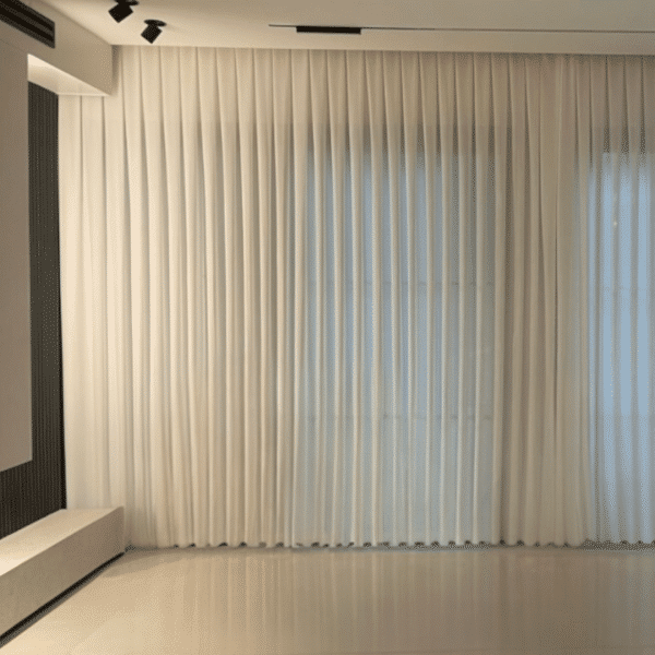 וילון בתפירת קונטרה פלד בבד קרפ יוקרתי בגוון לבן שבור- בתפירה לפי מידה | עיצוב אישי