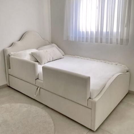 מיטה עם מעקה כפול דגם פרינסס - עיצוב אישי מיטה עם מעקה כפול דגם פרינסס - עיצוב אישי