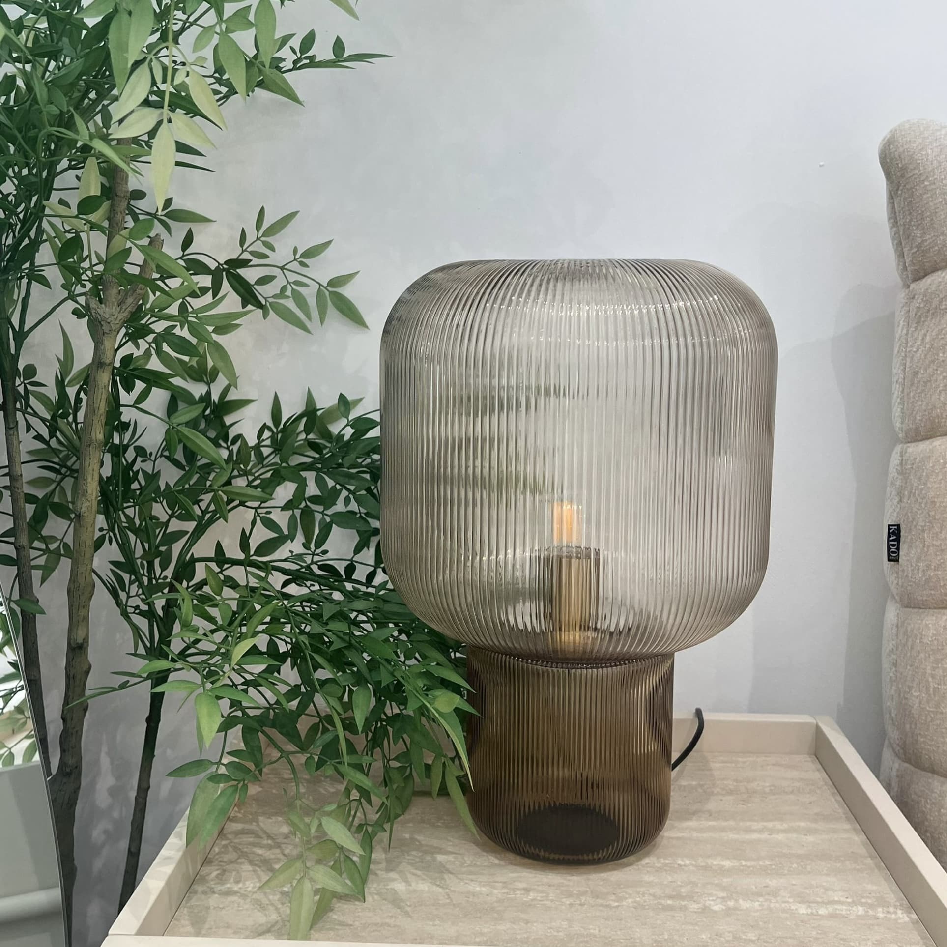 מנורה שולחן יוקרתית ניוטון זכוכית אפור דגם פלור