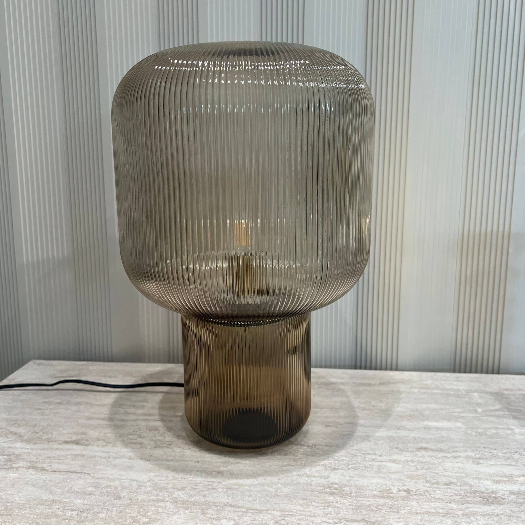 מנורה שולחן יוקרתית ניוטון זכוכית אפור דגם פלור מנורה שולחן יוקרתית ניוטון זכוכית אפור דגם פלור