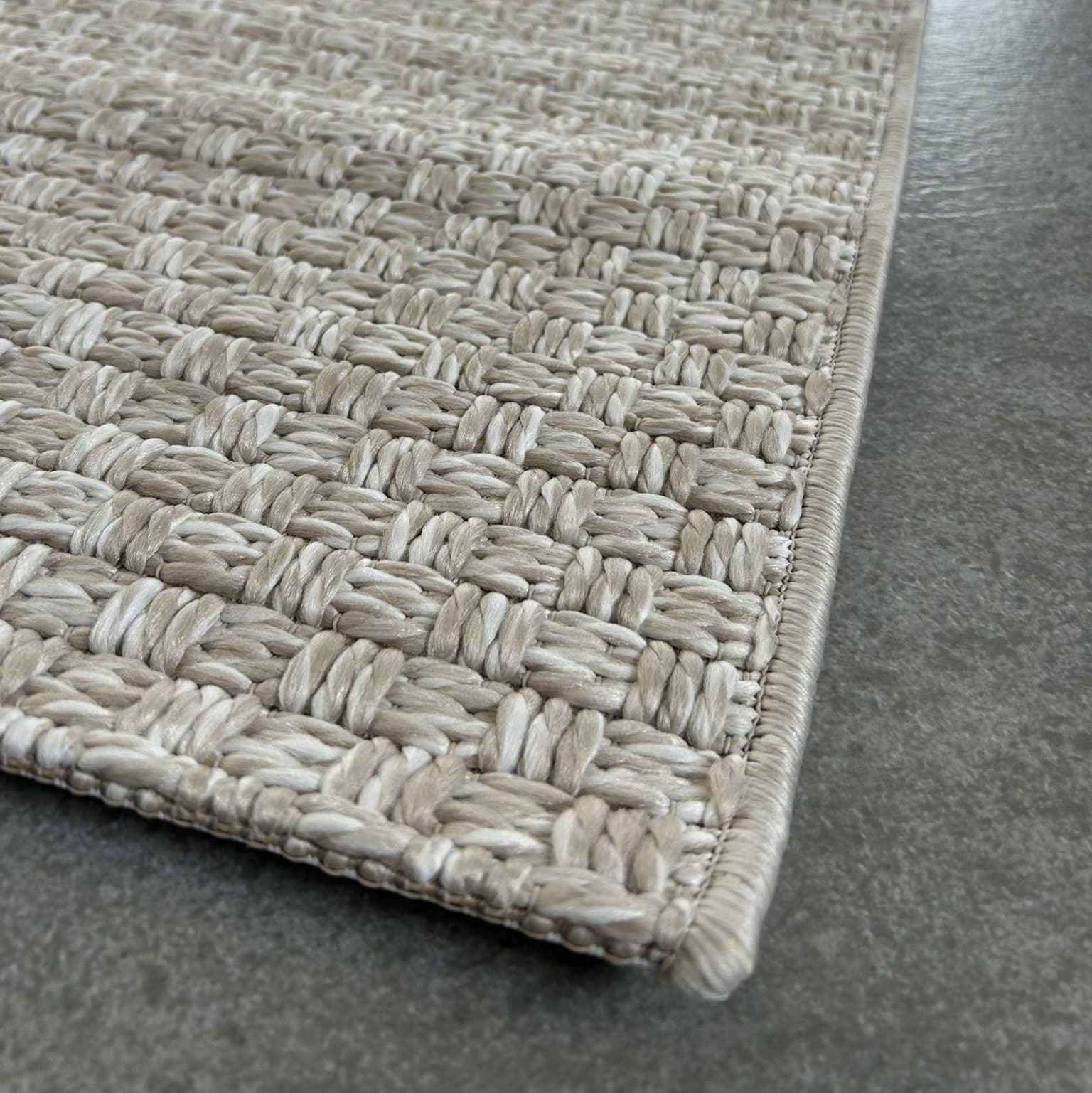 שטיח הלסי דגם נוי קליל ומיוחד!