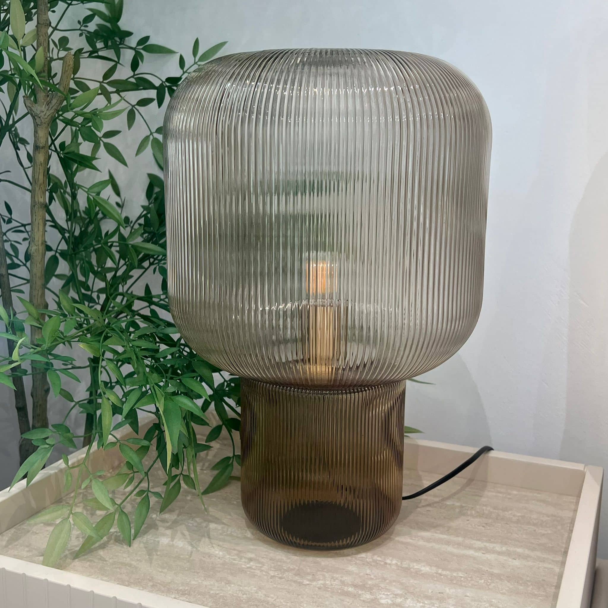 מנורה שולחן יוקרתית ניוטון זכוכית אפור דגם פלור