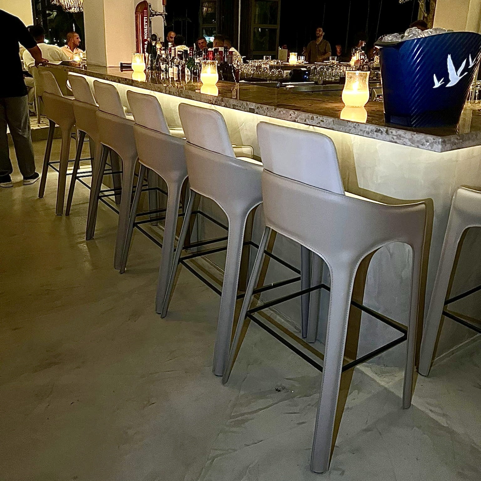 כיסא בר מעוצב בליסיה עור ניוד קפה דגם סופיטל- במלאי! כיסא בר מעוצב בליסיה עור ניוד קפה דגם סופיטל- במלאי!