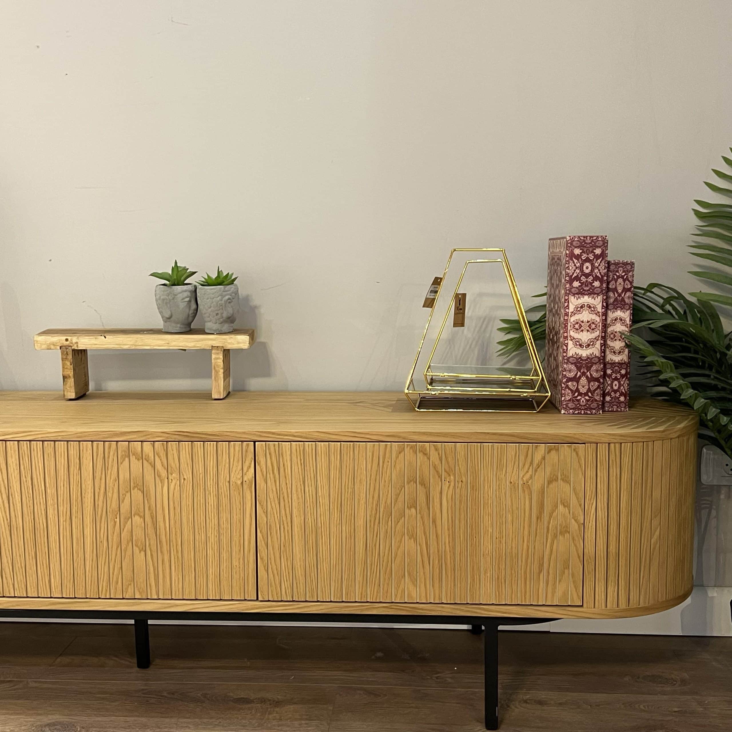 מזנון מעוצב דגם דובאי אלון טבעי - SALE תצוגה!