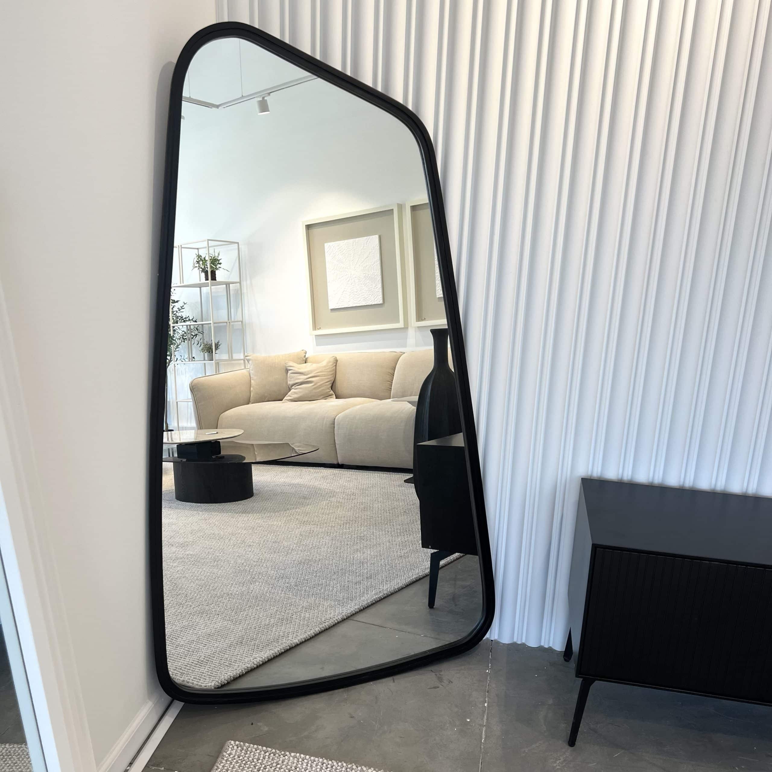 מראה יוקרתית אמורפית מסגרת שחורה דגם מור מראה יוקרתית אמורפית מסגרת שחורה דגם מור