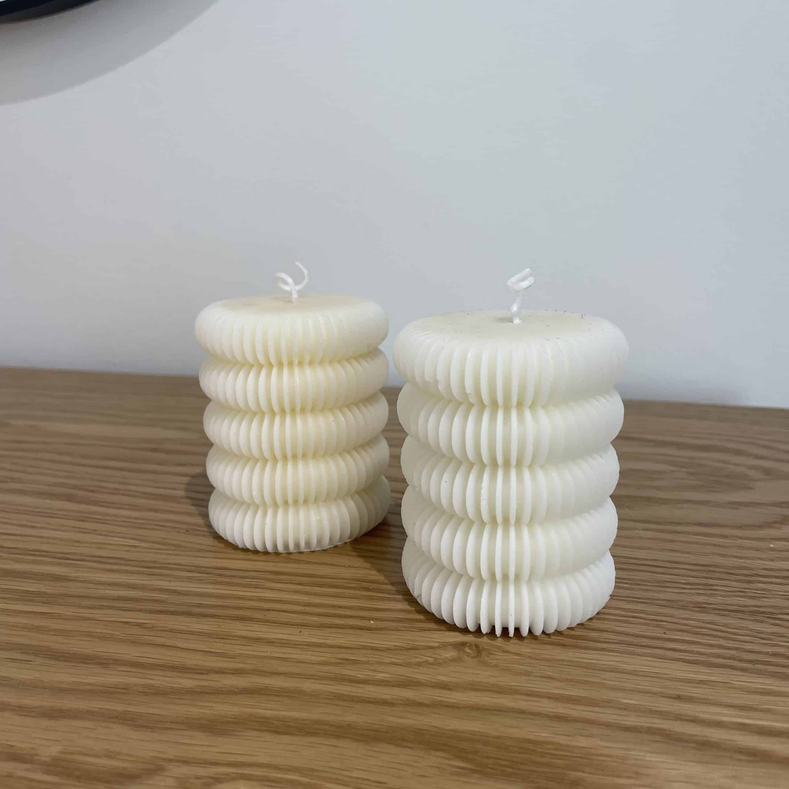 נר שכבות מחורץ שמנת 7/8 דגם איקו נר שכבות מחורץ שמנת 7/8 דגם איקו