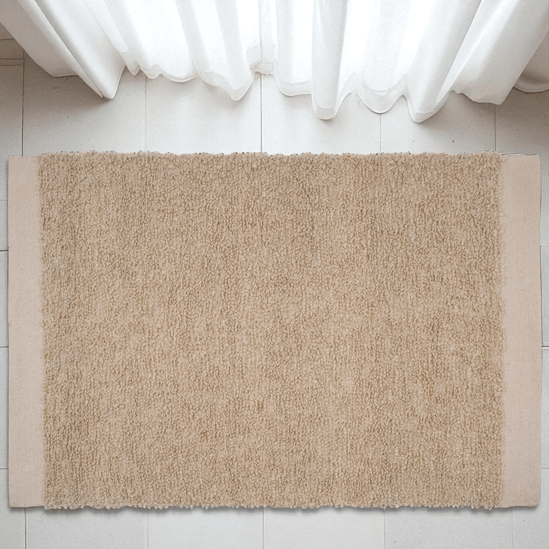 כרית דגם אדמס בוקלה בגוון בז כרית דגם אדמס בוקלה בגוון בז