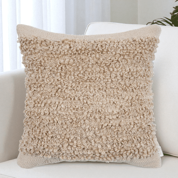 כרית דגם אדמס בוקלה בגוון בז