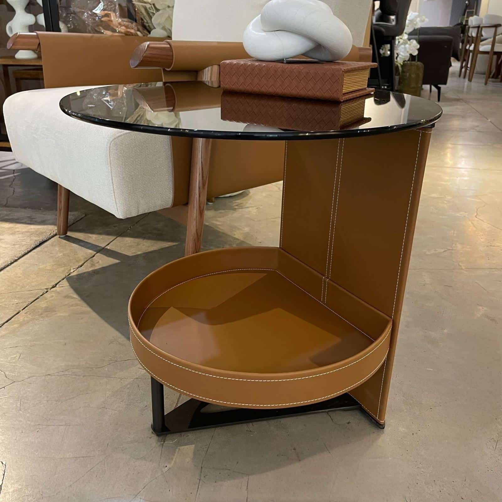 נשכן זכוכית דמוי עור כאמל מגש פתוח דגם סופיטל ייבוא קאדו הום נשכן זכוכית דמוי עור כאמל מגש פתוח דגם סופיטל ייבוא קאדו הום