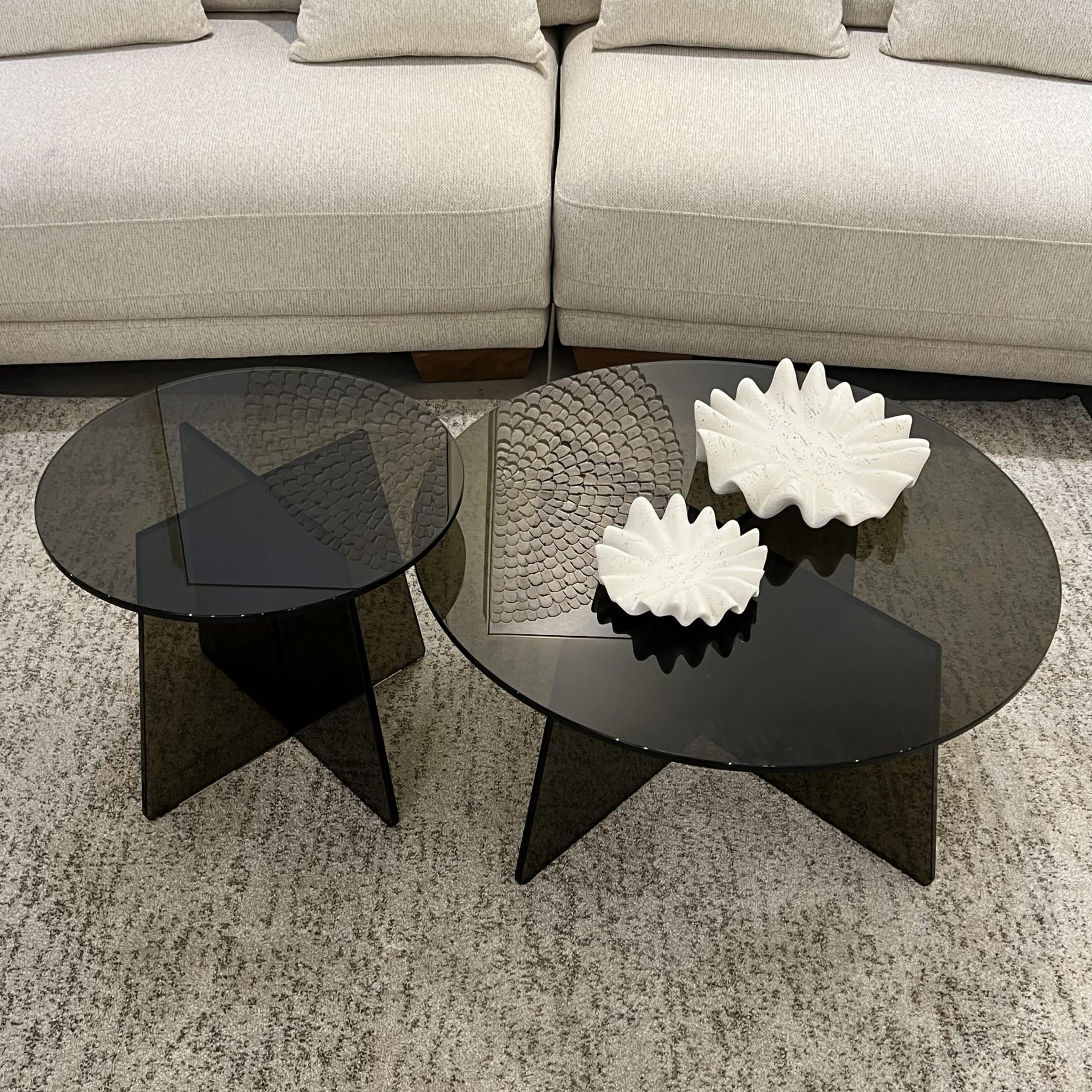 שולחן סלון יוקרתי עגול רגל X זכוכית מחוסמת חומה דגם פלור שולחן סלון יוקרתי עגול רגל X זכוכית מחוסמת חומה דגם פלור