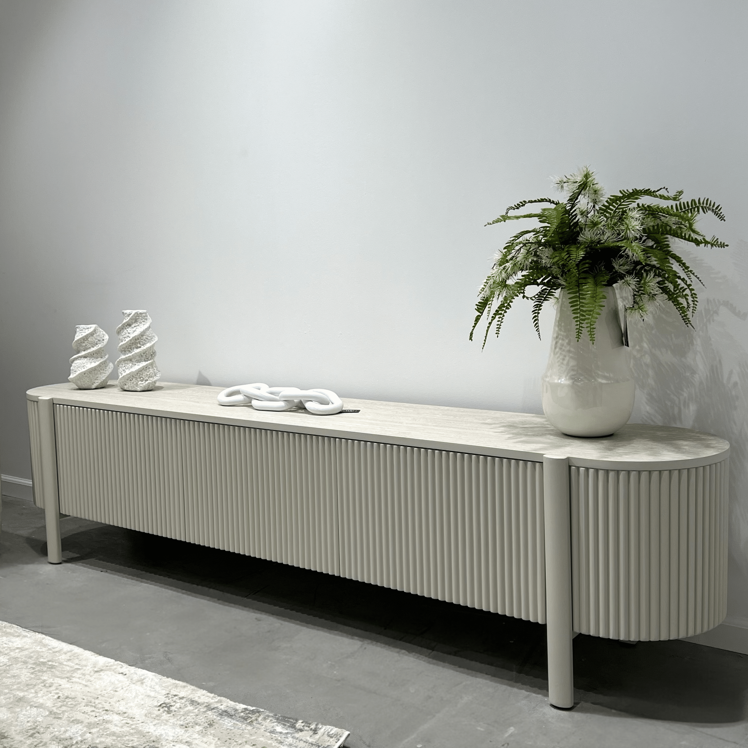 מזנון מעוצב דגם טריו פסים - עיצוב אישי (גודל עד 240, גוון לבחירה ממניפות טמבור ונירלט)