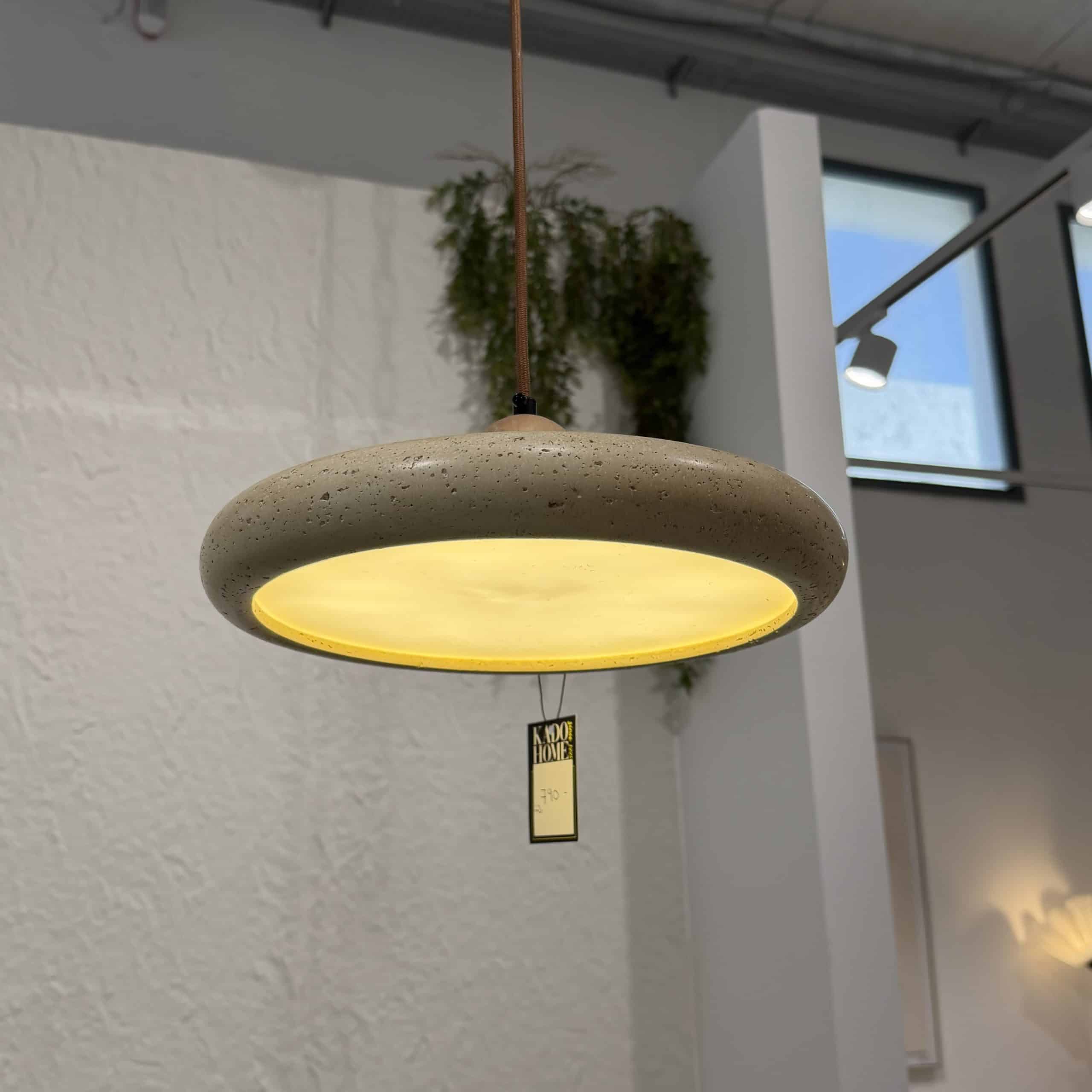 מנורת תלייה סטון ווד עגולה 30/10 דגם פלור מנורת תלייה סטון ווד עגולה 30/10 דגם פלור