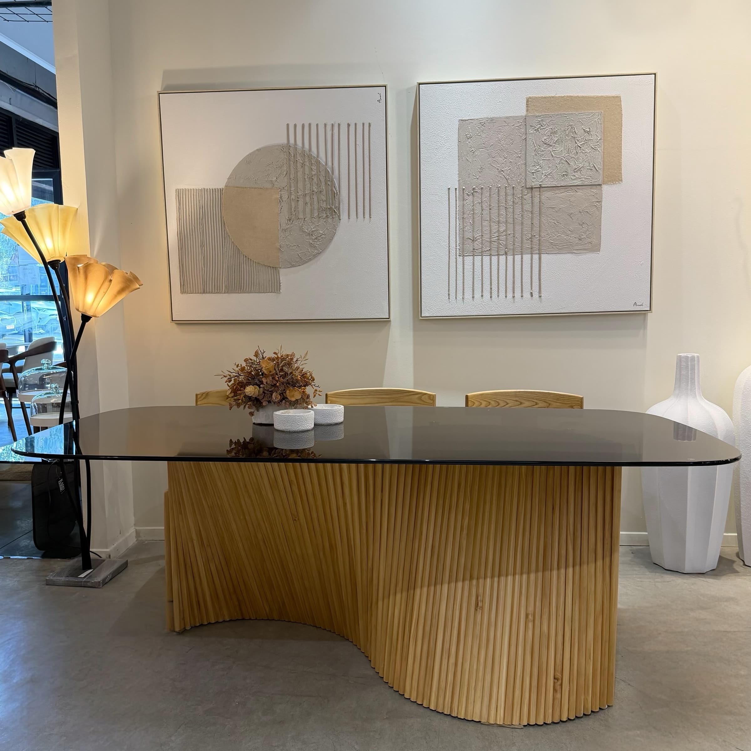 שולחן פינת אוכל צארלס זכוכית מלבנית פינות מעוגלות רגל אמורפית חריצים אלון דגם סופיטל שולחן פינת אוכל צארלס זכוכית מלבנית פינות מעוגלות רגל אמורפית חריצים אלון דגם סופיטל