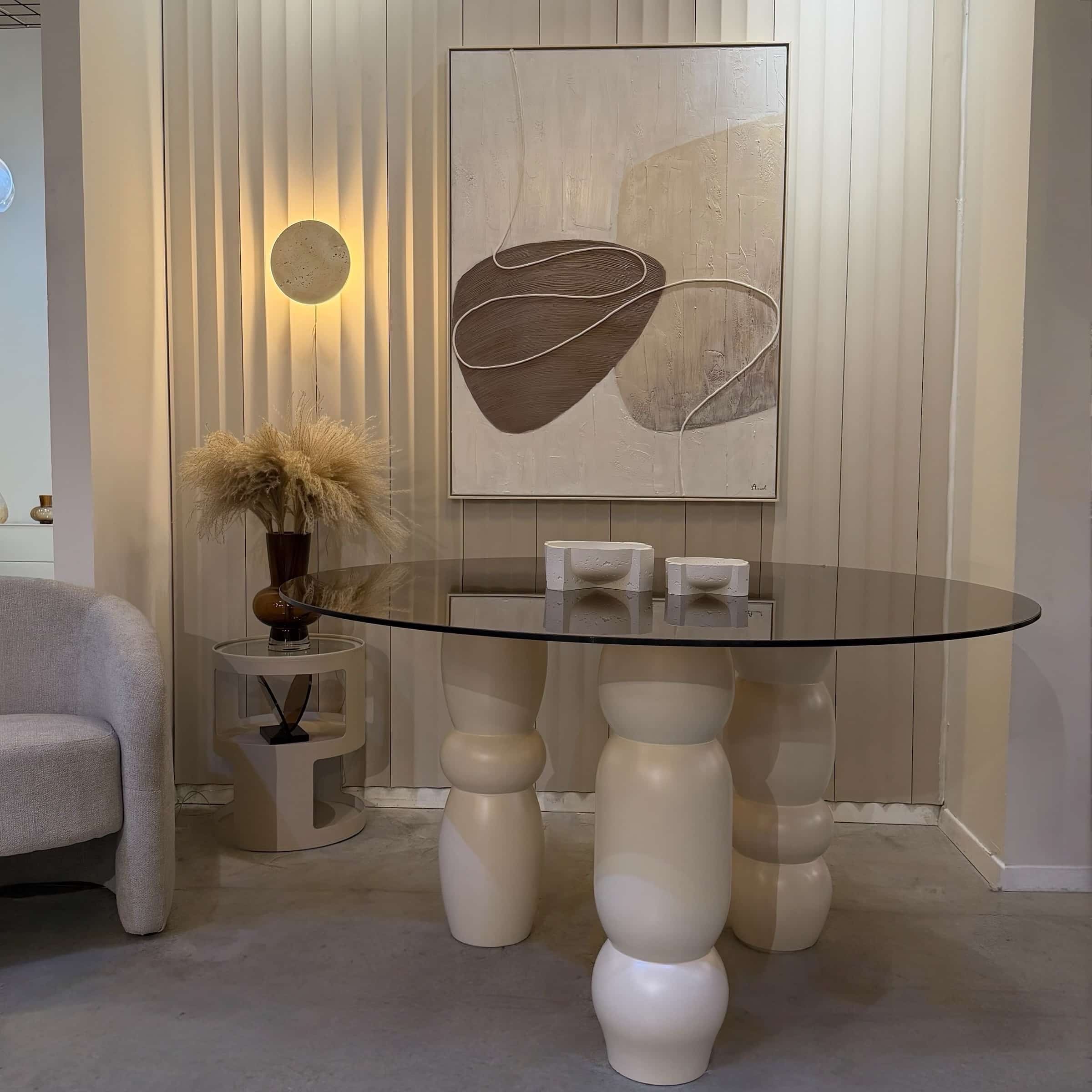 שולחן אוכל יוקרתי עגול דסטיני זכוכית חומה רגל שמנת דגם סופיטל שולחן אוכל יוקרתי עגול דסטיני זכוכית חומה רגל שמנת דגם סופיטל